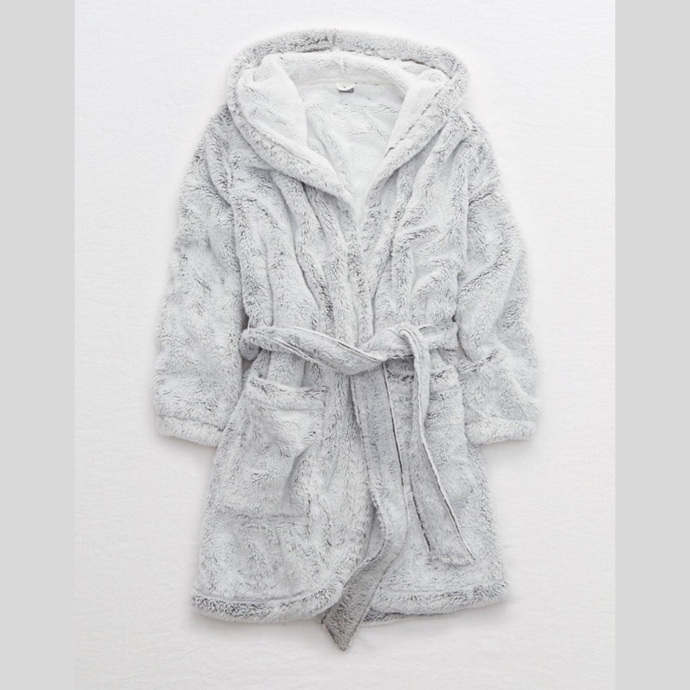 Aerie Sherpa robe NWT